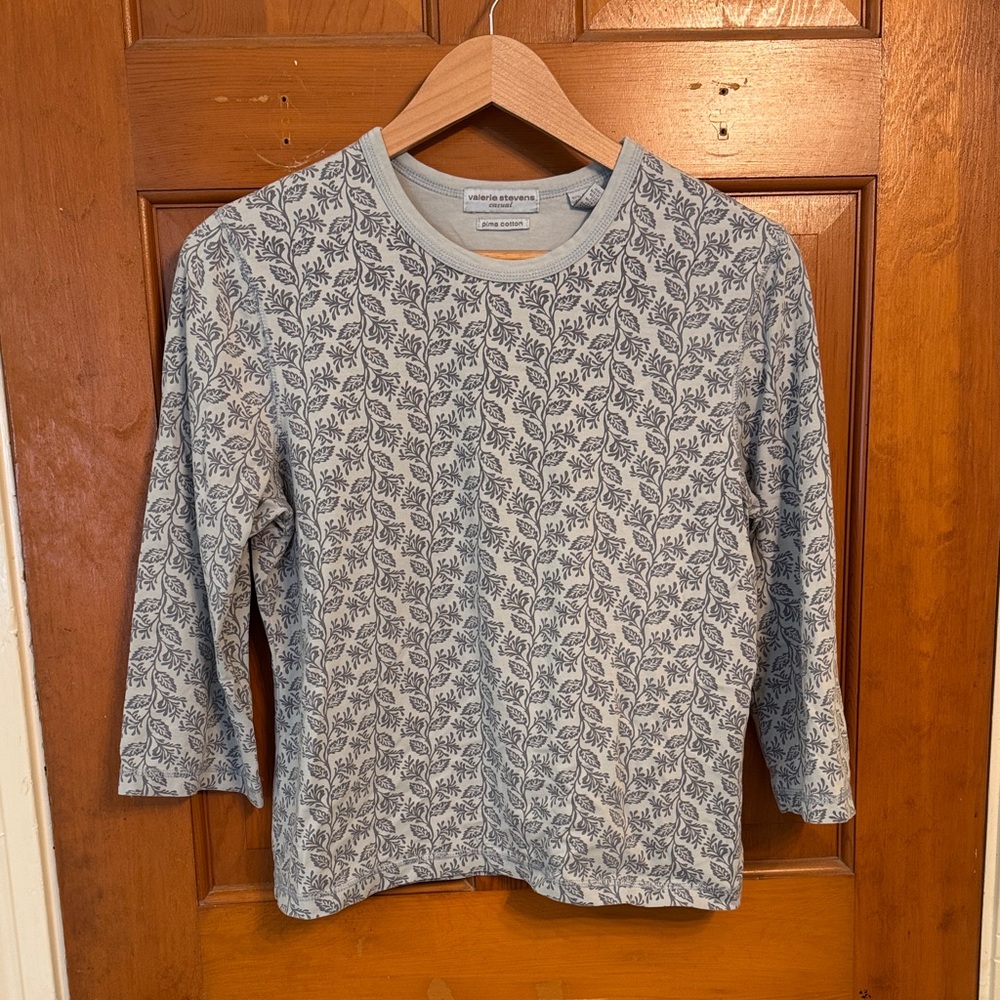 Valerie Stevens Gray Floral Long Sleeve Top